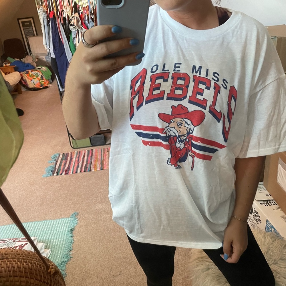 NWOT Ole Miss Rebels "Vintage" T-Shirt